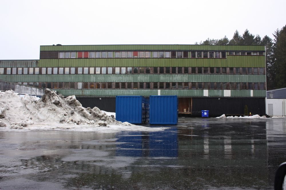 SNART NYTT: Det gamle kontorbygget på Haakonsvern skal erstattes med et nytt som Forsvarsbygg vil utvikle til et nullenergibygg.