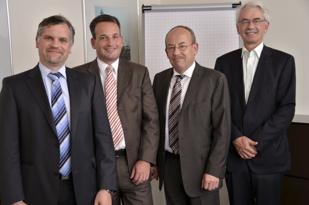 FORNØYD: MArjus Vogt, prosjektansvarlig for Melkøya, Marcus Lang, Bruno Ziegler og Terje Krogh mener at LNG fabrikken er en suksess.