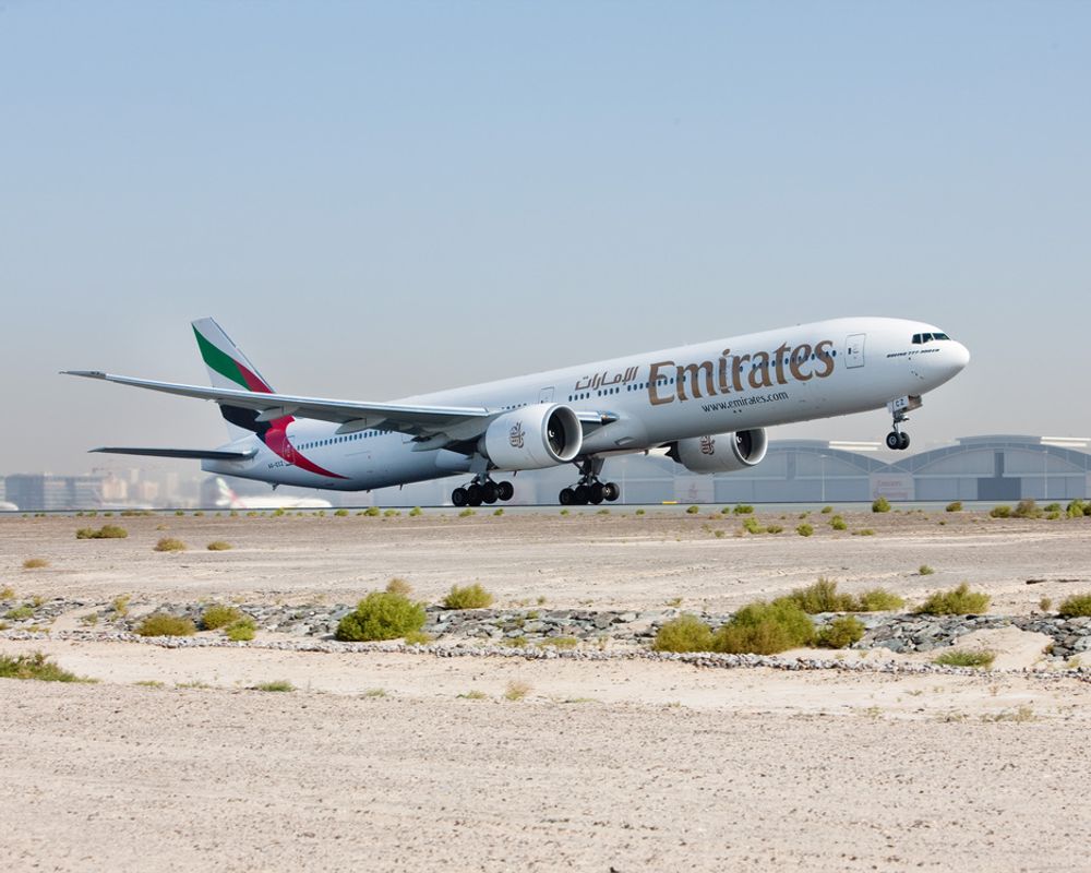 På flyshowet hjemme i Dubai benyttet Emirates anlednignen til å bestille hele 50 nye B777-300ER (med opsjon på ytterligere 20) til en verdi på over 100 milliarder kroner.