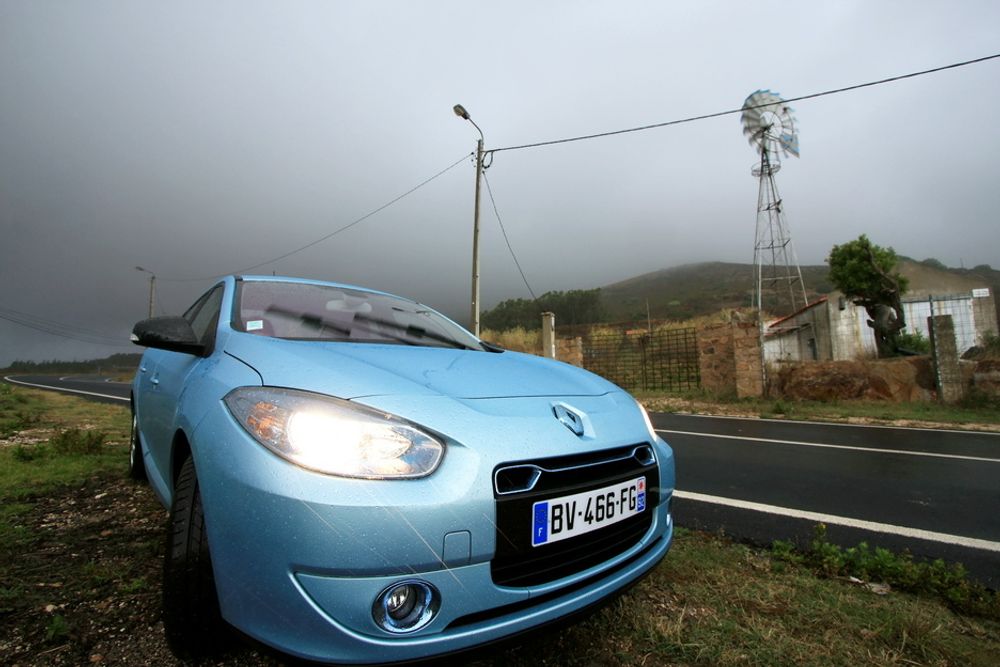 Renault Fluence ZE er hittil den eneste masseproduserte bilen som er kompatibel med batteribyttestasjonene fra Better Place.