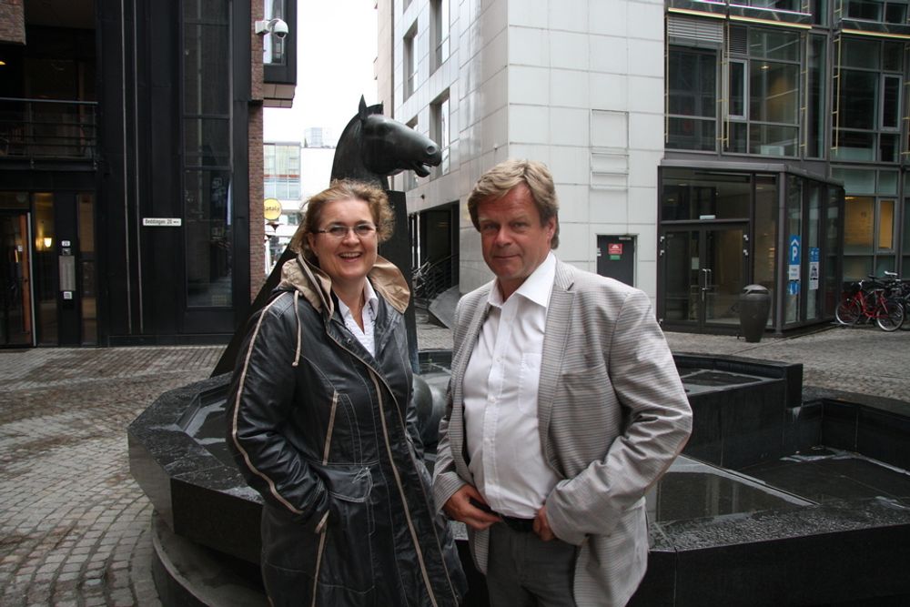 Per Brevik i Norcem Brevik/Heidelberg Cement og Liv Monica Stubholt i Aker Clean Carbon. 6. juni 2011