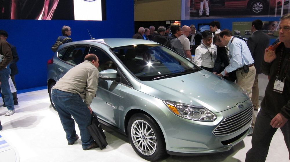ELEKTROFORD:Ford benyttet anlednignen til å lansere sin nye helelektriske Ford Focus Electric. En 100 kW motor og en 23 kWh batteripakke vil bringe elektro-Forden rundt 16 mil før den trenger å suge litt på en stikkontakt.