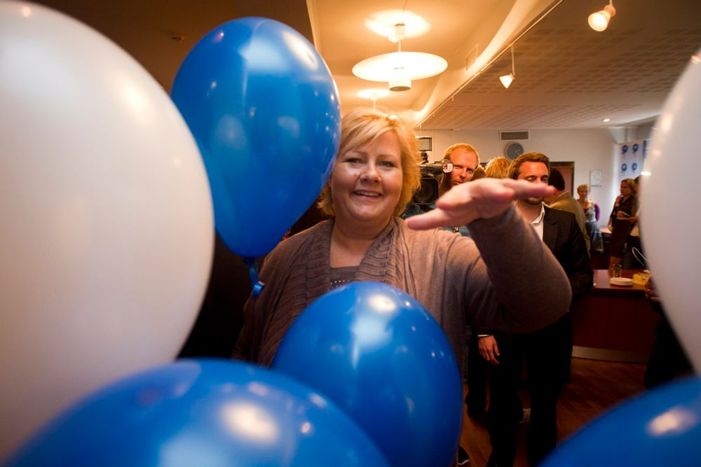 JUBALONG: Erna Solberg feiret seg selv og Høyre natt til tirsdag.