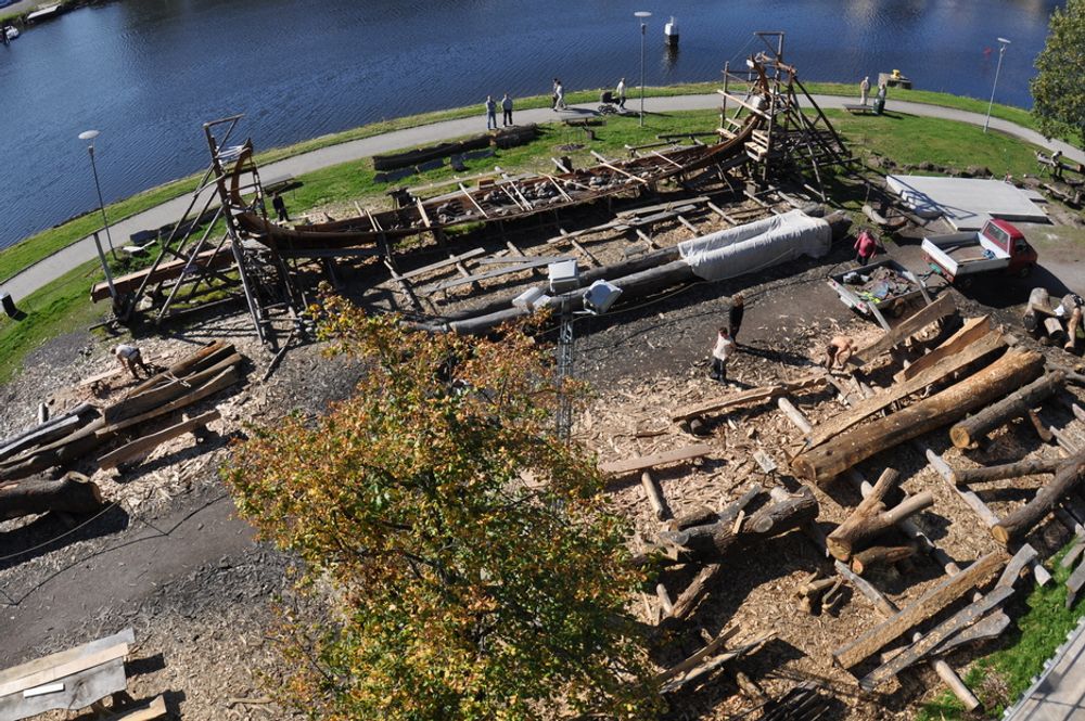 LINDAHLPLAN: I Tønsberg bygges historiens første arkeologisk korrekte Oseberg-kopi.