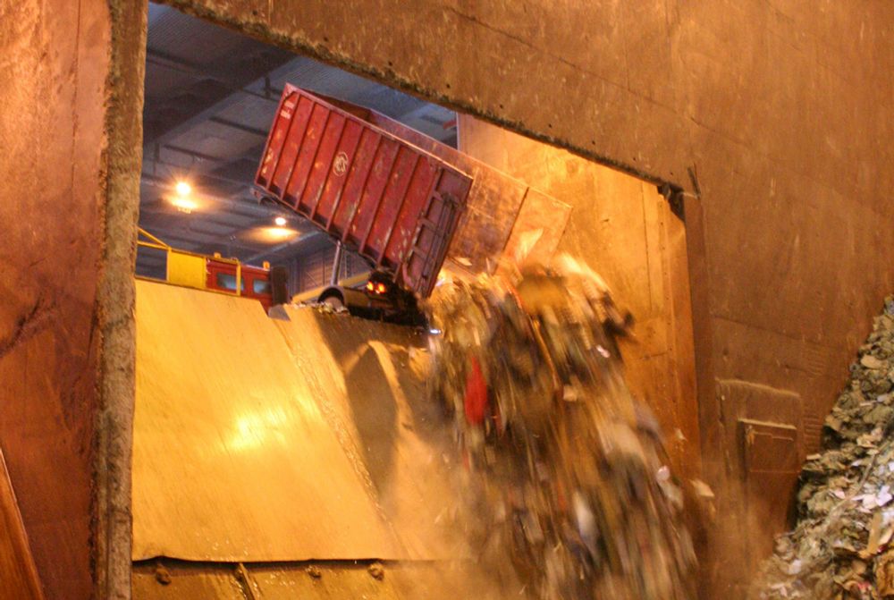 Norges regelverk for kommunale søppelmonopolers virksomhet bryter med EØS-avtalens regler for statsstøtte, mener Eftas overvåkingsorgan Esa. (Illustrasjonsfoto: ABB)