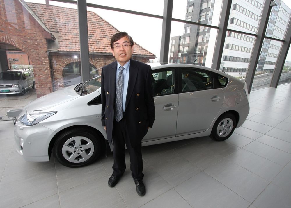 HYDROGENGARANTI: - Det er slutt på den tiden der vi bilprodusenter lovet "hydrogenbil om fem år", får så å komme med samme beskjed fem år etter, sier Katsuhiko Hirose.