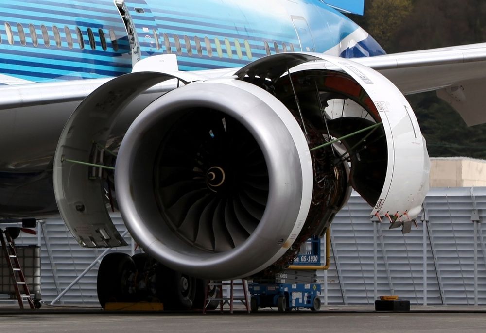 Her er en Rolls-Royce Trent 1000-motor under vingen på et av Boeings 787-testfly.