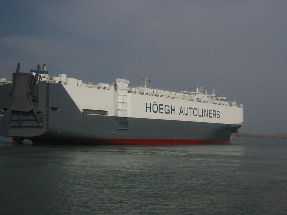 RO-RO: Höegh Autoliners mener det blir stort behov for å sende forsyninger til Japan. Selskapets skip har store lasteramper for å kjøre stort gods om bord, og ikke bare biler.