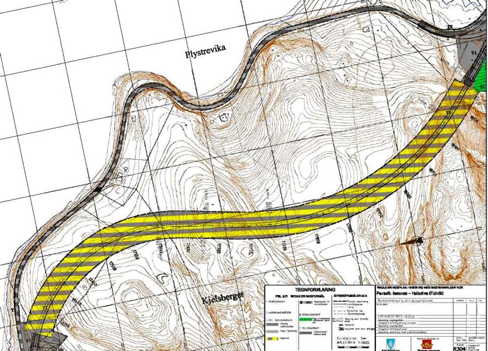 Den brede linjen av gule og grå striper markerer Talviktunnelen. Nåværende E 6 langs fjorden har en svært dårlig geometri.
Ill.: Statens vegvesen