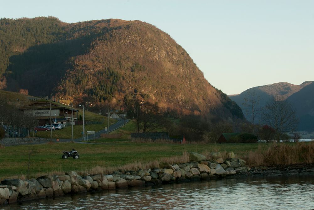 INGEN SVAR: Nordic Mining vet fortsatt ikke når de kan utvinne rutil fra Engebøfjellet.