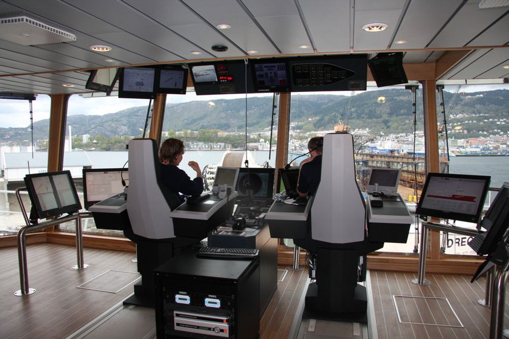 TIL Å STOLE PÅ: K-Master er installert på Fugro Symphony, som første skip med de nye førestolene fra Kongsberg Maritime.