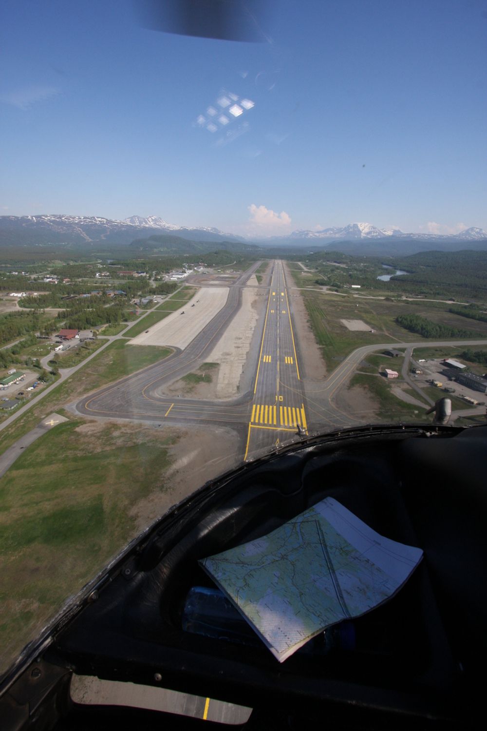 Bardufoss lufthavn. På kartlegging med NGU i Mauken-området i Målselv kommune, juni 2011.