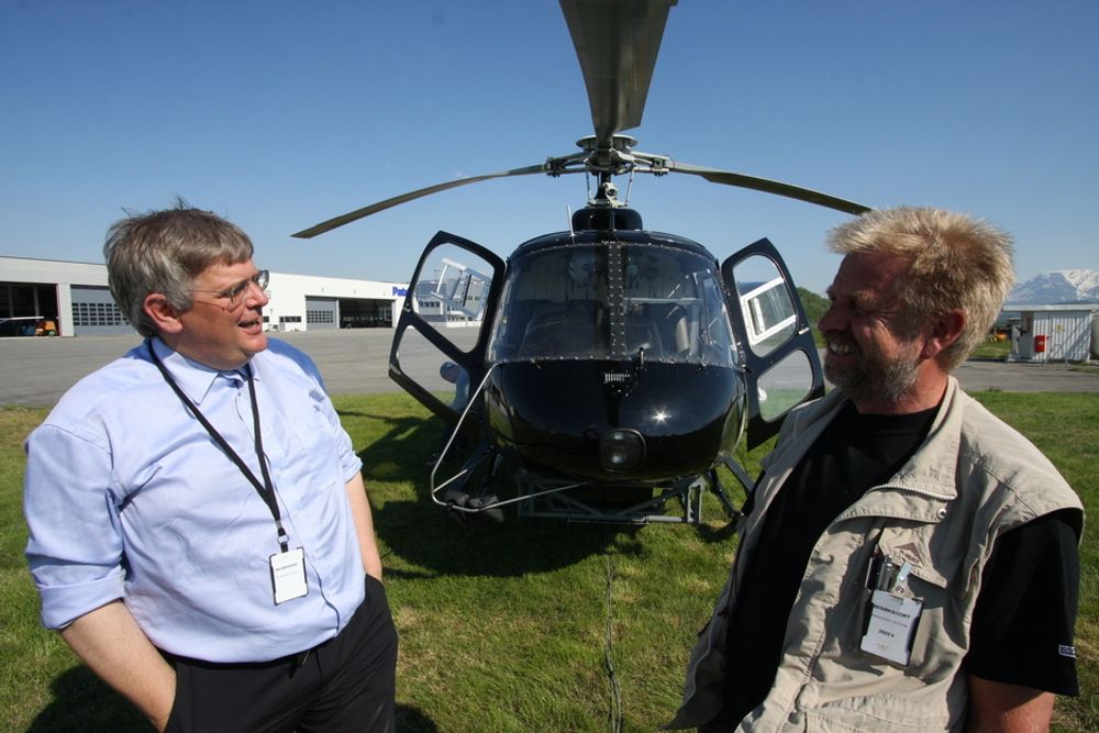 Dette er gulljeger Søren Lund Jensen og NGUs Jan Sverre Sandstad. Jensen jobber for Scandinavian Highlands, et dansk firma som har funnet gull i Mauken.