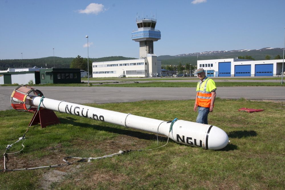 Bardufoss lufthavn. På kartlegging med NGU i Mauken-området i Målselv kommune, juni 2011.