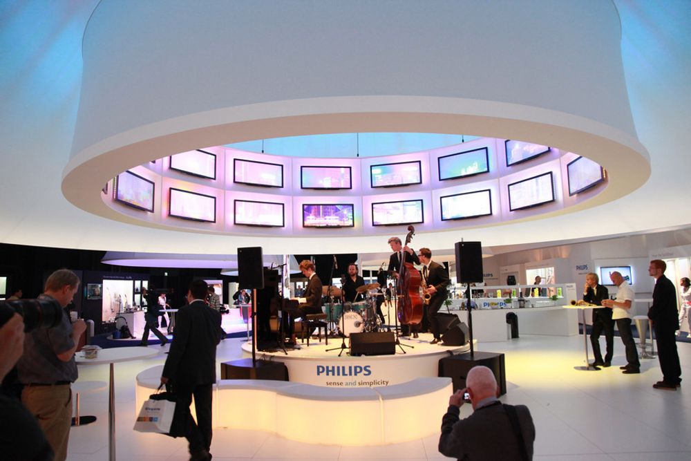 Philips lanserte sin nye Cinema 21:9 Platinum-TV med brask og bram på IFA. Den nye 58-tommeren har hele 1200 Hz gjenoppfriskningsrate.