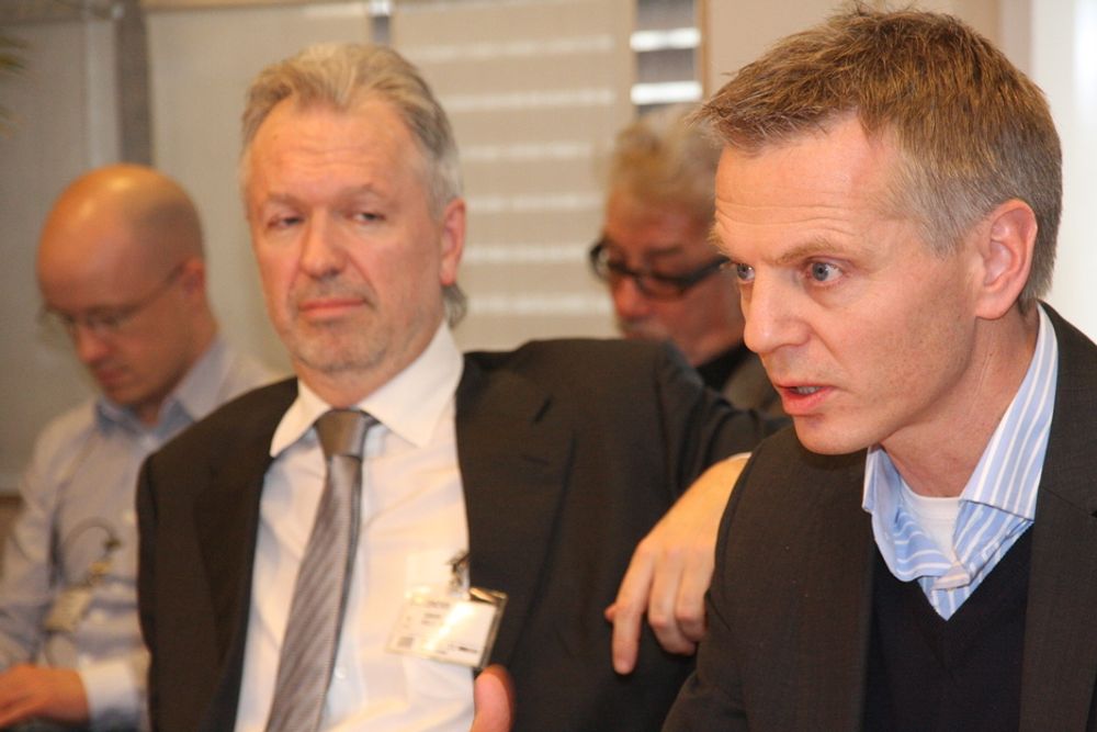 Investeringsdirektør Nils Arne Bakke hos Lyse fiberinvest (t.v.) og adm. dir. Ragnar Kårhus hos Telenor Norge kom med råd til regjeringen om bredbåndspolitikken.