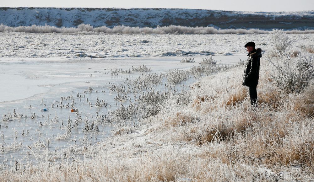 Kulde og islagt vann i Kasakstan. Ifølge en norsk klimamodell må utslippene av klimagasser ned før 2020 om vi skal unngå global oppvarming på mer enn 2 grader.