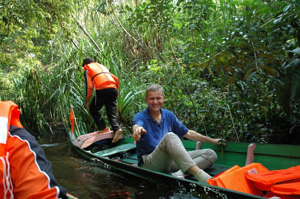 Det hjelper miljøvernminister Erik Solheim lite at han og regjeringen deler ut milliarder på kanotur i regnskogen. Norge kommer langt ned på en ny klimarankingen.