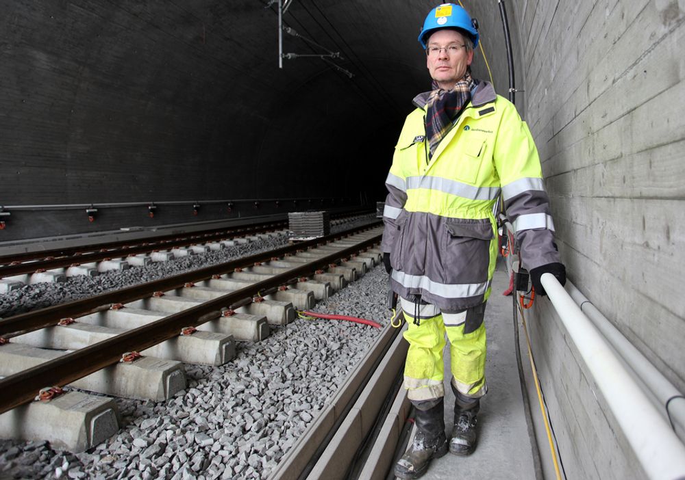 LIGGER GODT AN: Prosjektleder for jernbaneteknikk, Knut-Erik Gudem, sier de ligger godt an i forhold til tidsrammene.