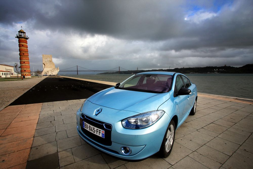ZEDAN: Renault Fluence ZE er alt lansert i Danmark, der den tilbys sammen med batteribytteselskapet Better Place. Men til Norge kommer den tidligst om to år.