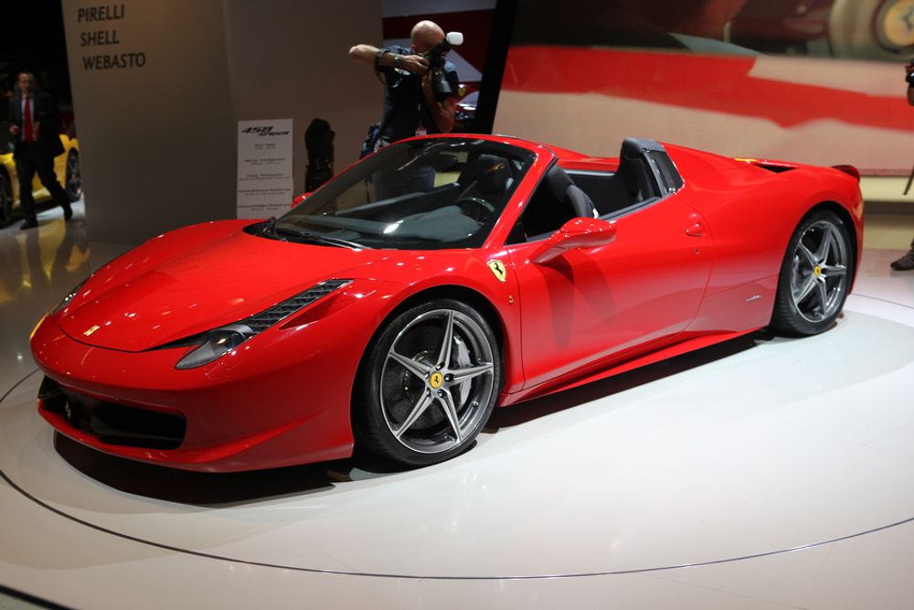 Ferrari 458 Italia ble vist fram første gang på forrige Frankfurt-messe, i 2009, mens 458 Spider debuterte på samme sted i år.