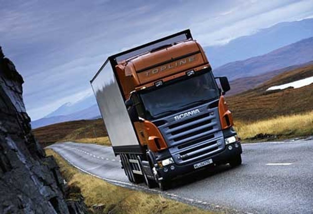 Moderne lastebiler bærer titalls tonn over hundre mil med topp komfort for fører, beste mulige økonomi for eier, og med største mulige sikkerhet for andre veifarende.