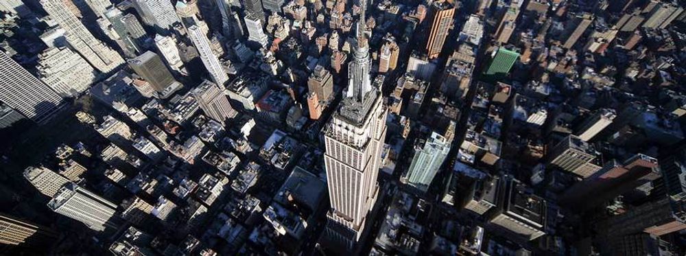KOSTER MINDRE: Ikonet Empire State Building i New York sparer mange millioner dollar hvert år på enkel og billig effektivisering som er tjent inn på bare tre år. - Kostnaden per watt for energieffektivisering er en tredjedel eller en fjerdedel av kostnaden for fornybar energi, sier Anthony Malkin i Empire State Building Company.