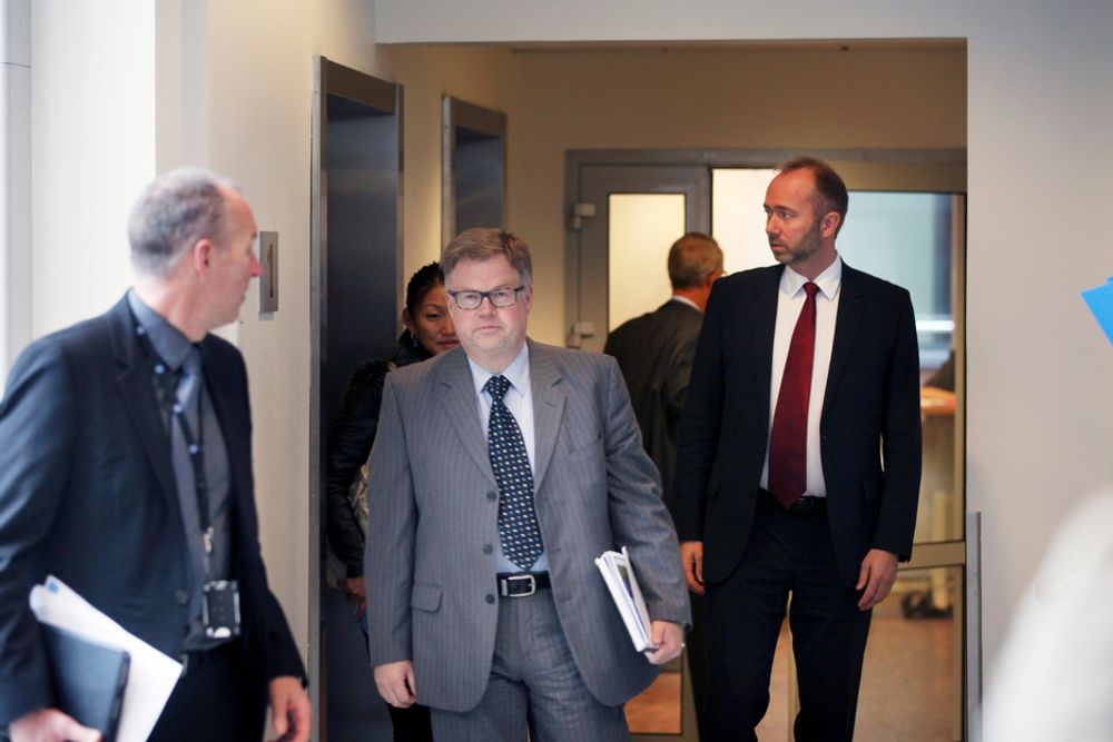 Nærings- og handelsminister Trond Giske (t.h.) og konsernsjef Bjørn Wiggen orienterte mandag pressen om eierskapet i REC.