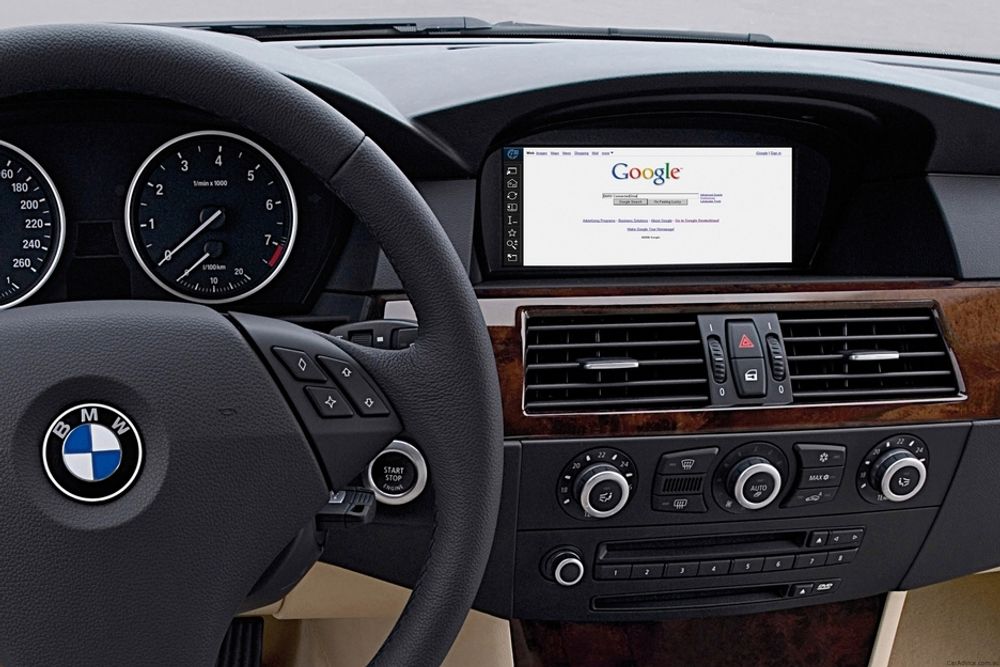 PC PÅ HJUL: Ford Sync (samarbeid med Microsoft), BMW ConnectedDrive (bildet, samarbeid med Google), Jaguars samarbeid med Blackberry-produsenten RIM og GMs OnStar (eget datterselskap) er blant eksemplene på at bilbransjen satser tungt på at bilen også skal være et rullende mobilt internett.