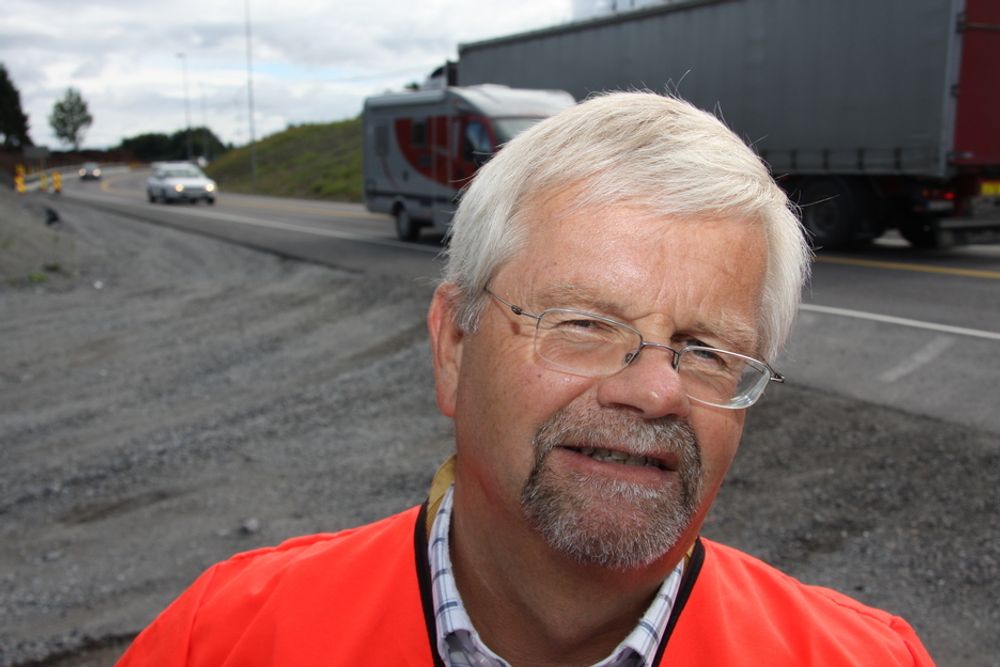 FLASKEHALSER BEKYMRER: Avdelingsdirektør i Statens vegvesen avdeling Vestfold, Tore Kaurin, er bekymret over at E18-utbyggingen skjer klattvis og skaper flaskehalser mellom to- og firefeltsvei.