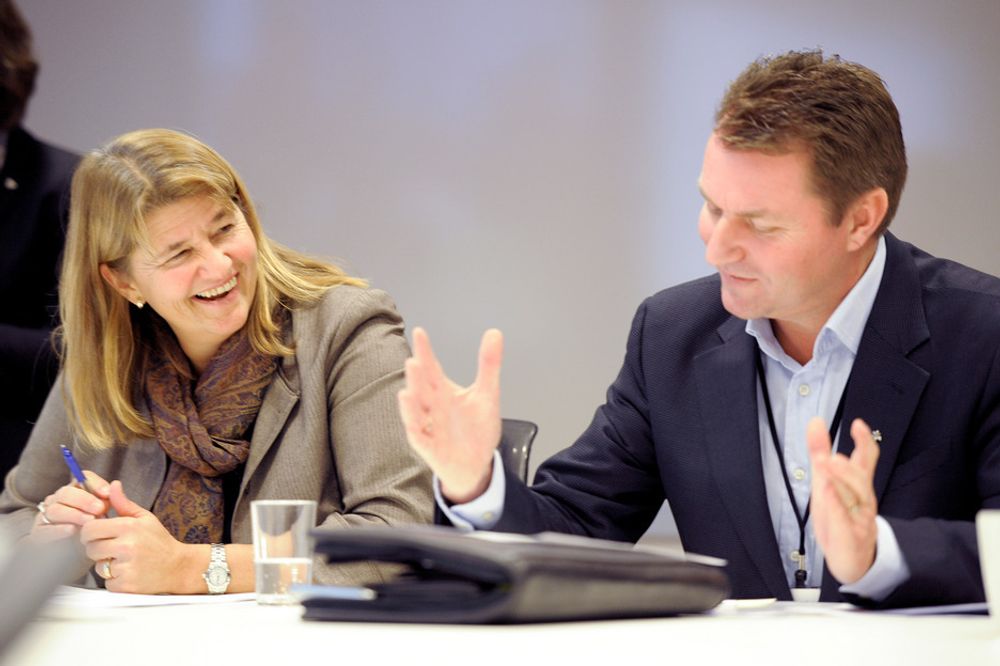 Margareth Øvrum, teknologidirektør, og Ståle Tungesvik, som er direktør for Reserve- og forretningsutvikling i Statoil var svært fornøyde da Statoil bestemte seg for å ta i bruk undervannskompresjon på Åsgard.