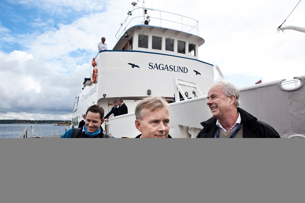 Justisminister Knut Storberget (Ap) fulgte øvelsen fra svenskeferga "Sagasund". Foto: Håkon Jacobsen