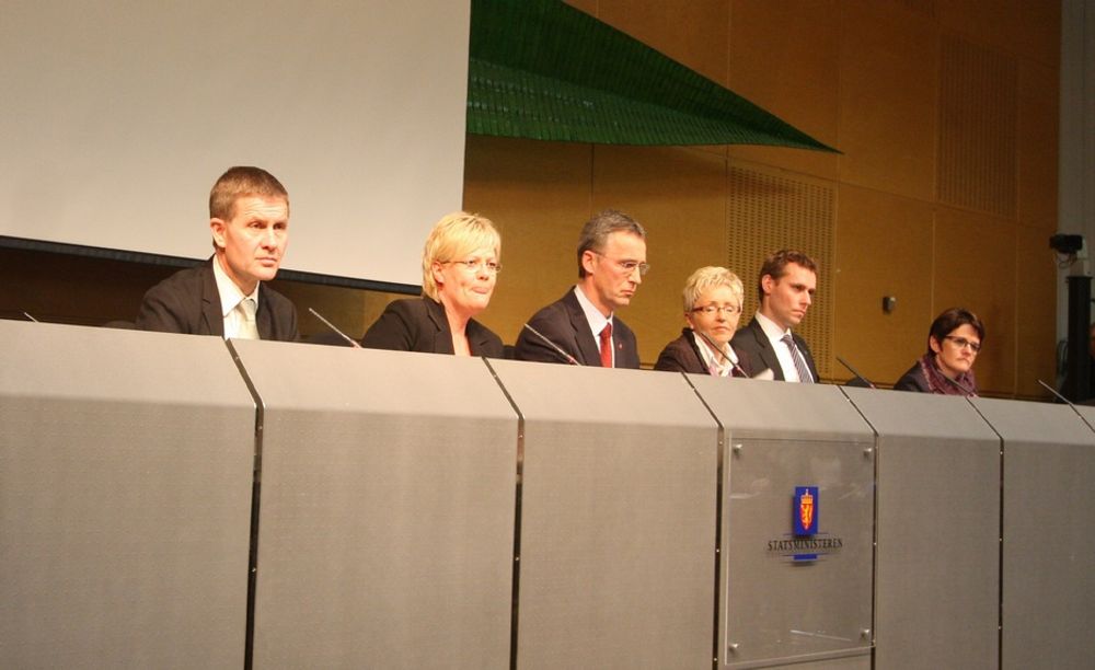 Statsminister Jens Stoltenberg har klart å manøvrere seg gjennom striden om Lofoten og Vesterålen.