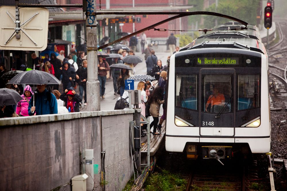 FORUTSETNING: Økt kollektivtransport er en forutsetning for økt befolkningsvekst i byene, mener NHO Transport.