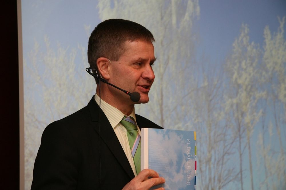 BYGGREGLER: Miljøvernminister Erik Solheim varslet under fremleggelsen av Klimakur at han vil ta initiativ til å skerpe tekniske forskrifter for bygg.