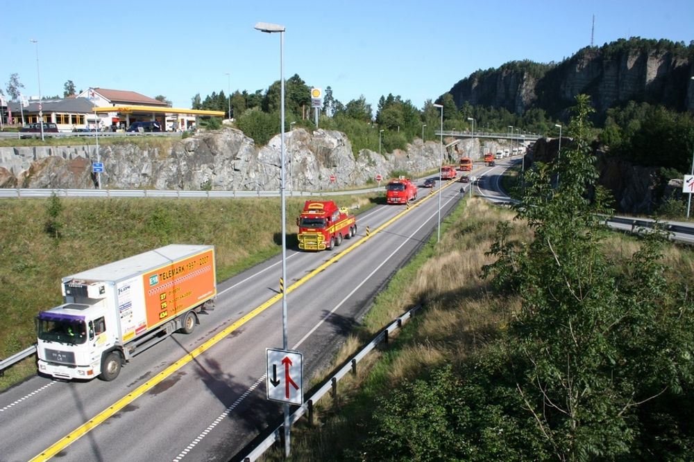 E18-AKSJON: Om en drøy måned er det klart for årets aksjon på E18 i Telemark. Kravet til Aksjonsgruppa E18 Telemark er firefelts motorvei mellom Langangen og Grimstad. Strekningen er svært ulykkesbelastet.
