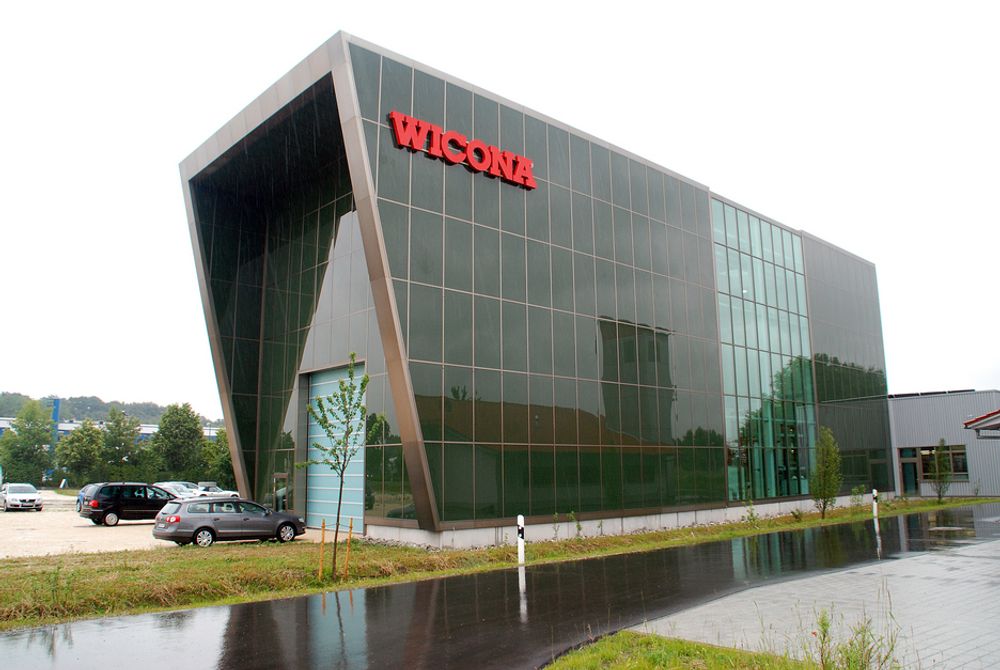 PLUSSBYGG: Hydros Wicona testsenter i Tyskland er selskapets første plussbygg: Et bygg som produserer mer energi enn det bruker.