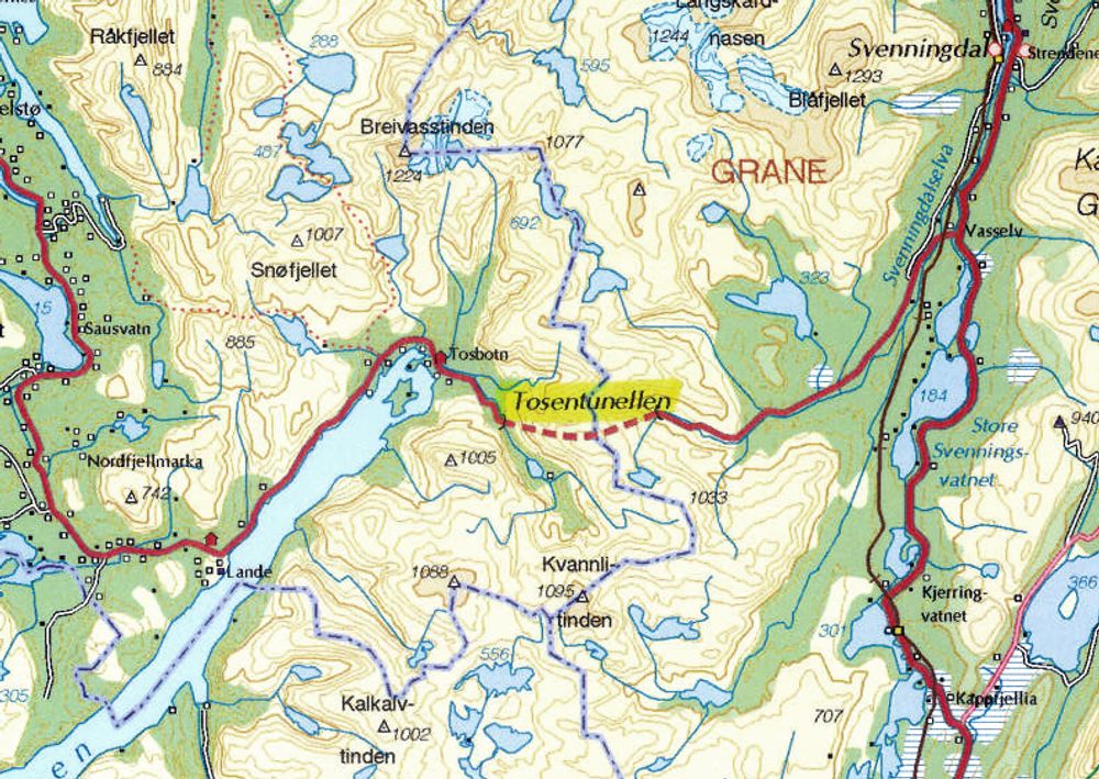 Den 5 857 meter lange Tosentunnelen krysser kommunegrensen mellom Brønnøy og Grane. Den har vært i bruk i 24 år og trenger nå sikring.