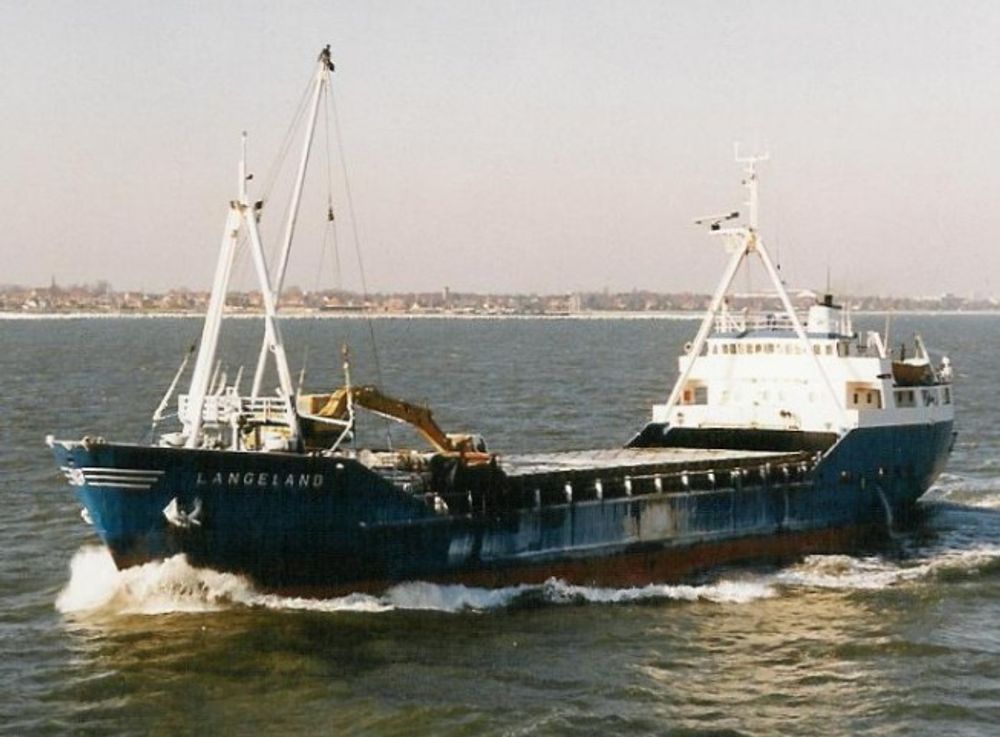 UTETT: Langeland gikk fast mellom Karlshamn i Sverige og Moss med stein til Rockwool. Mannskapet på seks omkom da skipet sank 31. juli 2009  i Kosterfjorden i Sverige.