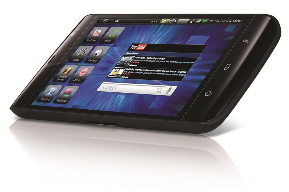 Dell Streak er en mellomting mellom mobiltelefon og surfebrett, med sin 5 tommer store skjerm.