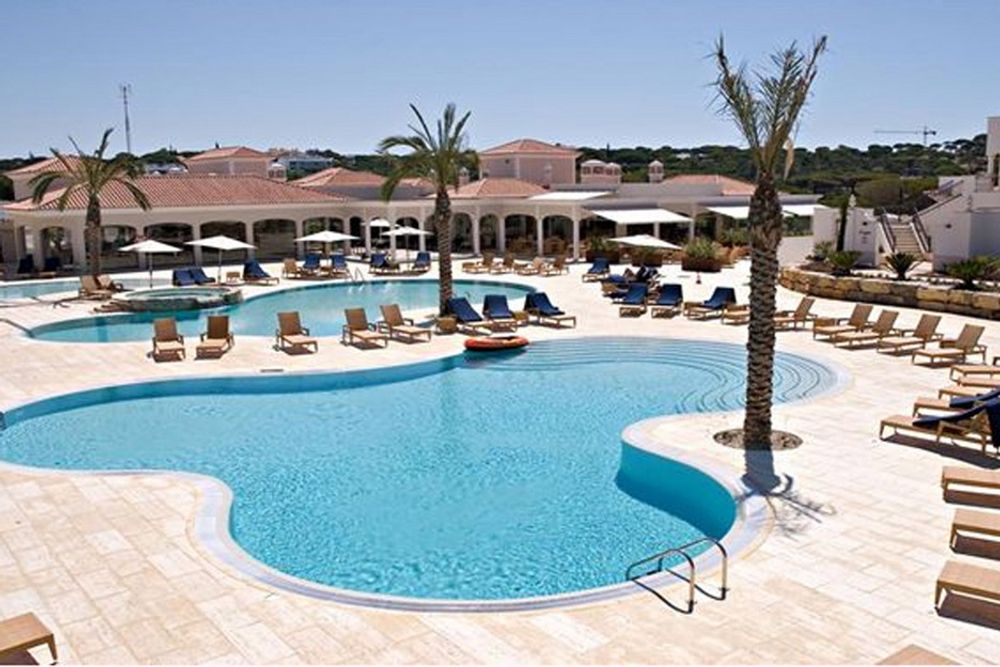 Norskeide Dunas Douradas Beach Resort i Algarve fikk prisen "Best development" under Bloomberg International Property Awards.