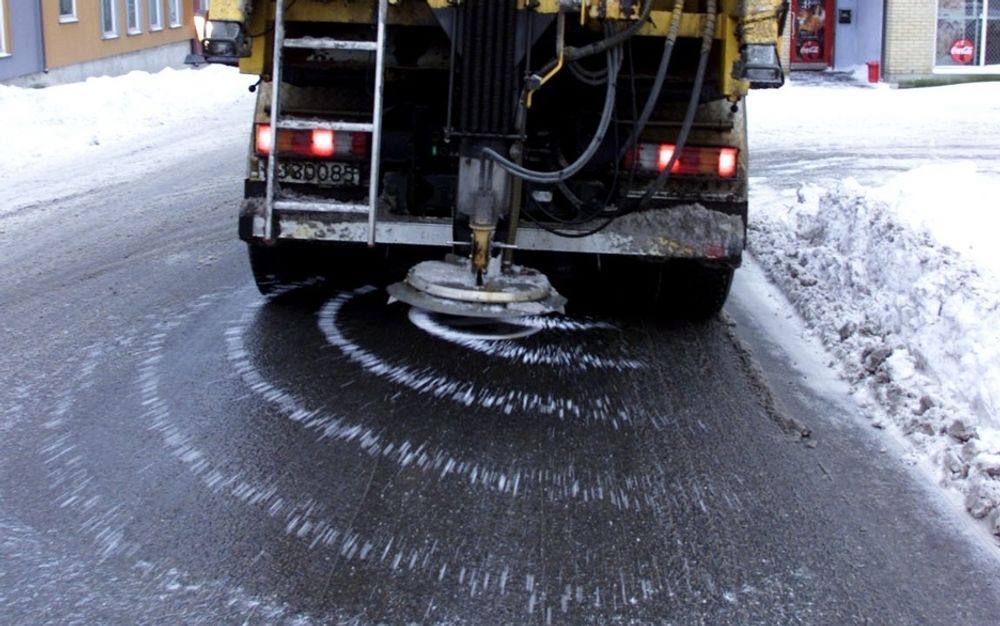 SALT: De siste 10 årene har bruk av veisalt i Norge øket fra 80 000 tonn til vel 200 000 tonn årlig.