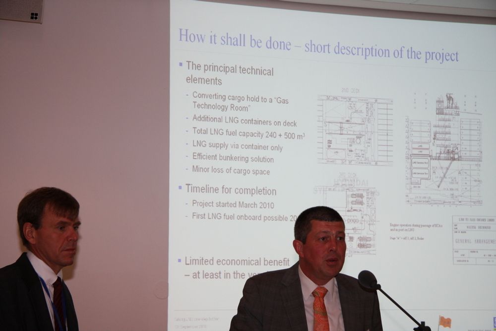 ENIGE: Tor Svensen (DNV) og reder Stefan Patjens deler entusiasmen for LNG som et langt mer miljøvennlig drivstoff for skip.