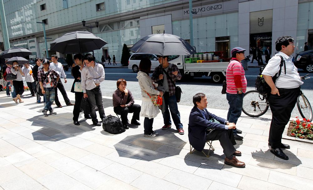 I Tokyo skal køen ha snirklet seg 800 meter fra utsalgsstedet da iPad ble lagt ut for salg.