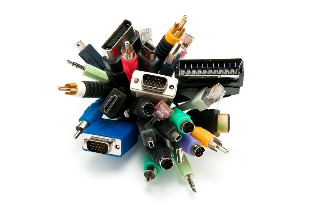 IKKE SÅNN: Den nye HDBaseT-standarden skal gjøre alle andre kabler overflødige.