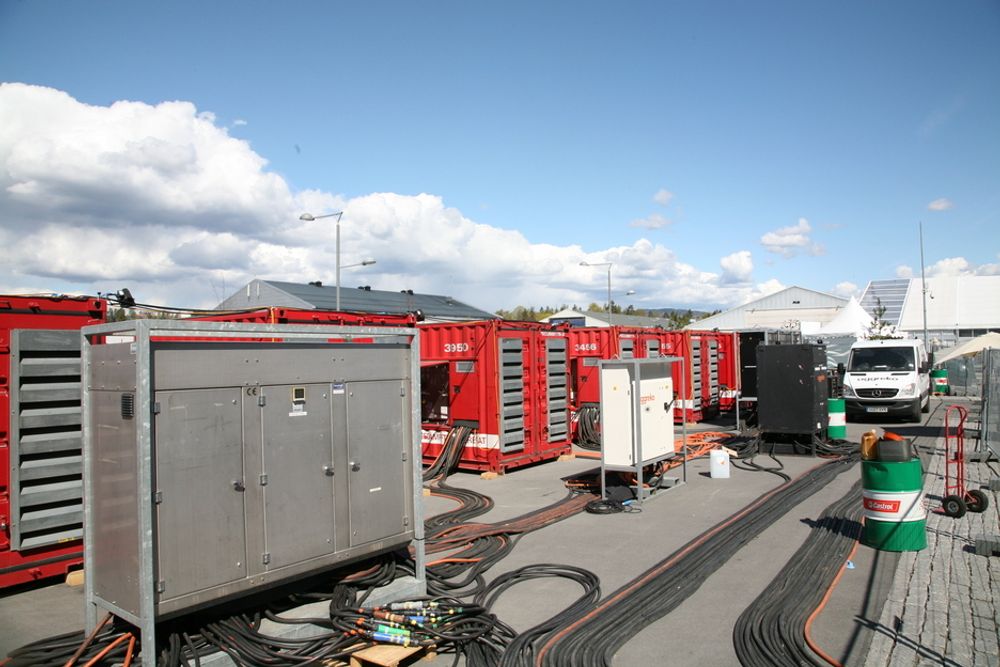 IKKE MILJØVENNLIG: Generatorene som produserer strøm til Eurovision-arenaen kan maksimalt levere 8 MW. Til det bruker de 10000 liter diesel daglig.