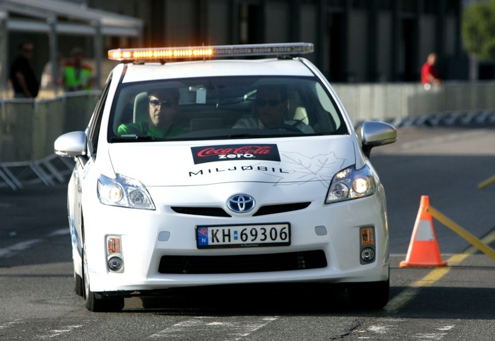 Da gikk det langt mer langsomt med Oslo kommunes trafikketats tilsvarende ladbare Prius. Men den er ganske tøff.