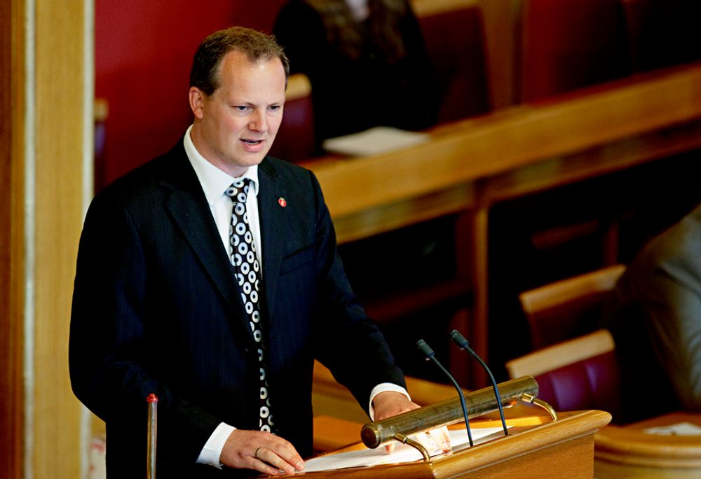 MÅ STYRE SELV: Fremskrittspartiets Ketil Solvik-Olsen mener det er bra at regjeringen ikke tør å detaljstyre Statoil.