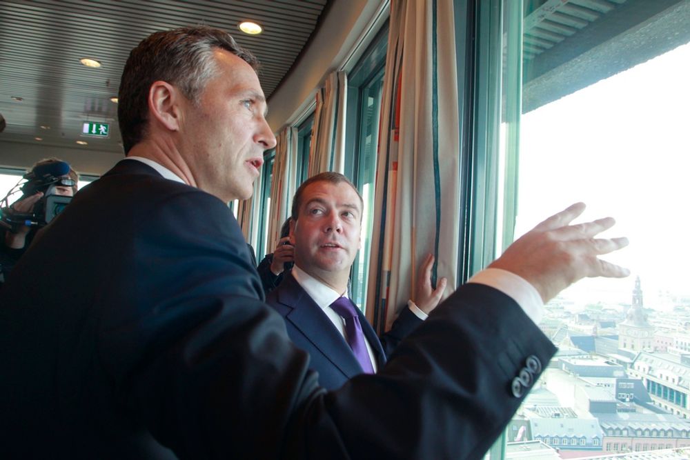 Den russiske presidenten Dmitrij Medvedev og statsminister Jens Stoltenberg opplyser i dag at de har blitt enige om en delelinje i Barentshavet.