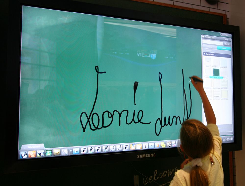 IFA: Samsung viste fram teknologi som lar barna tegne på TV-skjermen.